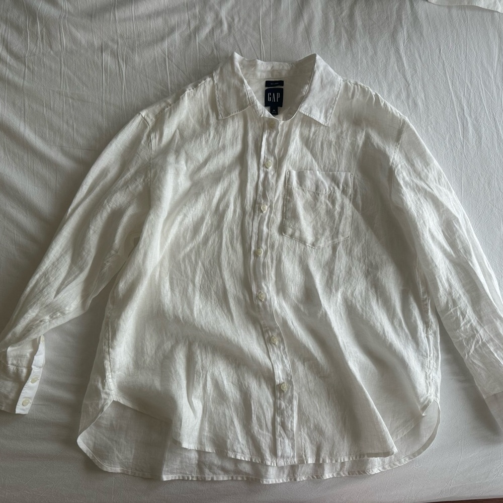 GAP Women’s White Linen Button Down Shirt